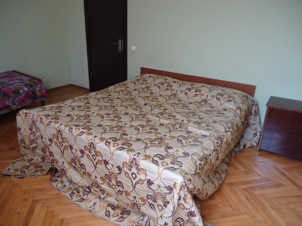 Guest House Lviv Грузия Κουτάισι Εξωτερικό φωτογραφία